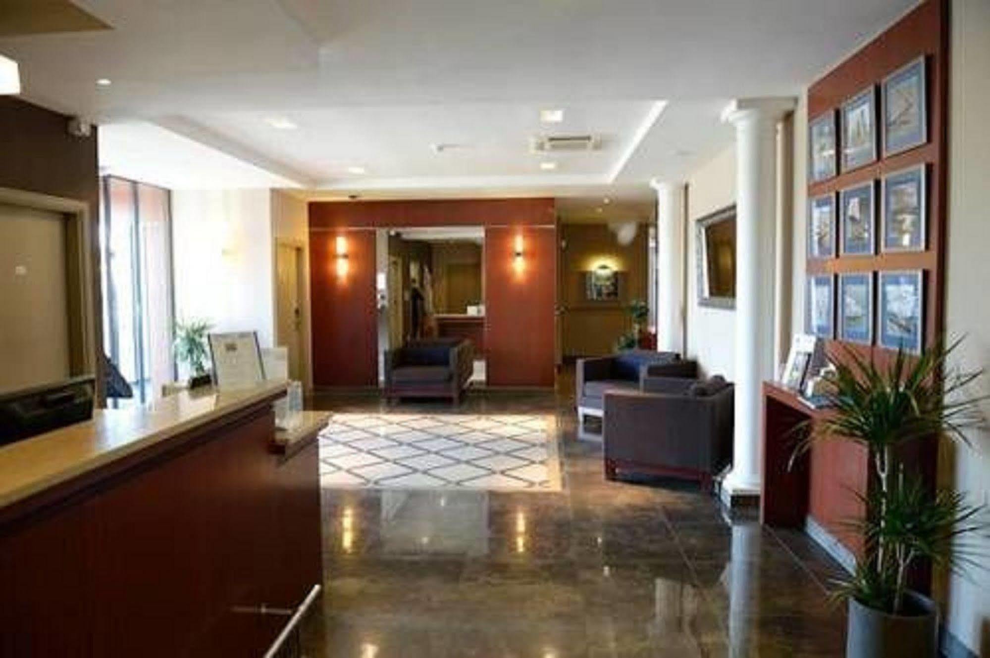 Plessis Parc Hotel Le Plessis-Robinson Exterior foto